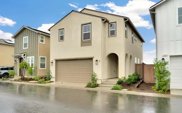 $429,900 | 554 Mccaffrey Way, Madera, CA 93636