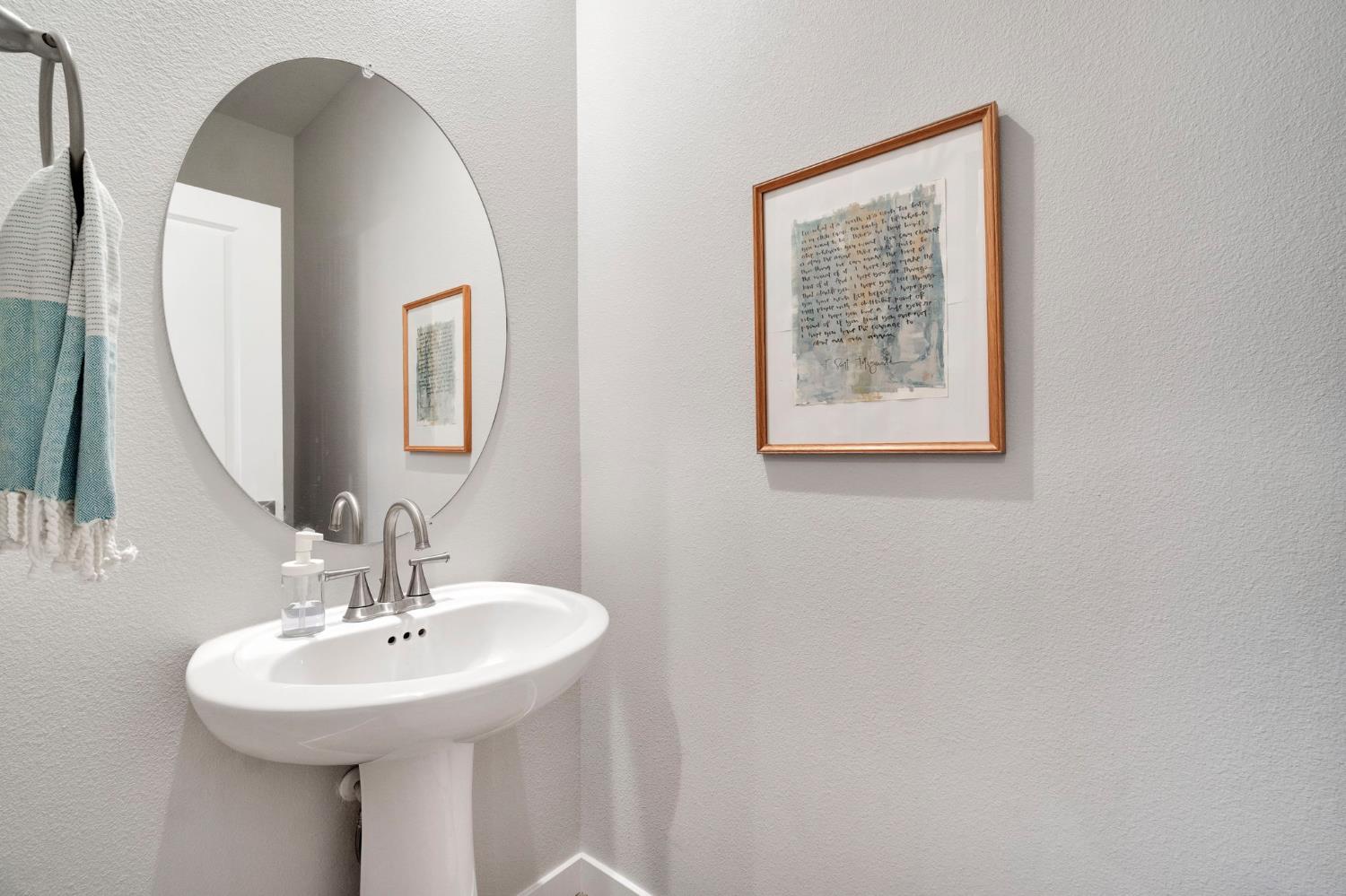 554 Mccaffrey Way Madera, CA 93636 - Photo 16 of 40