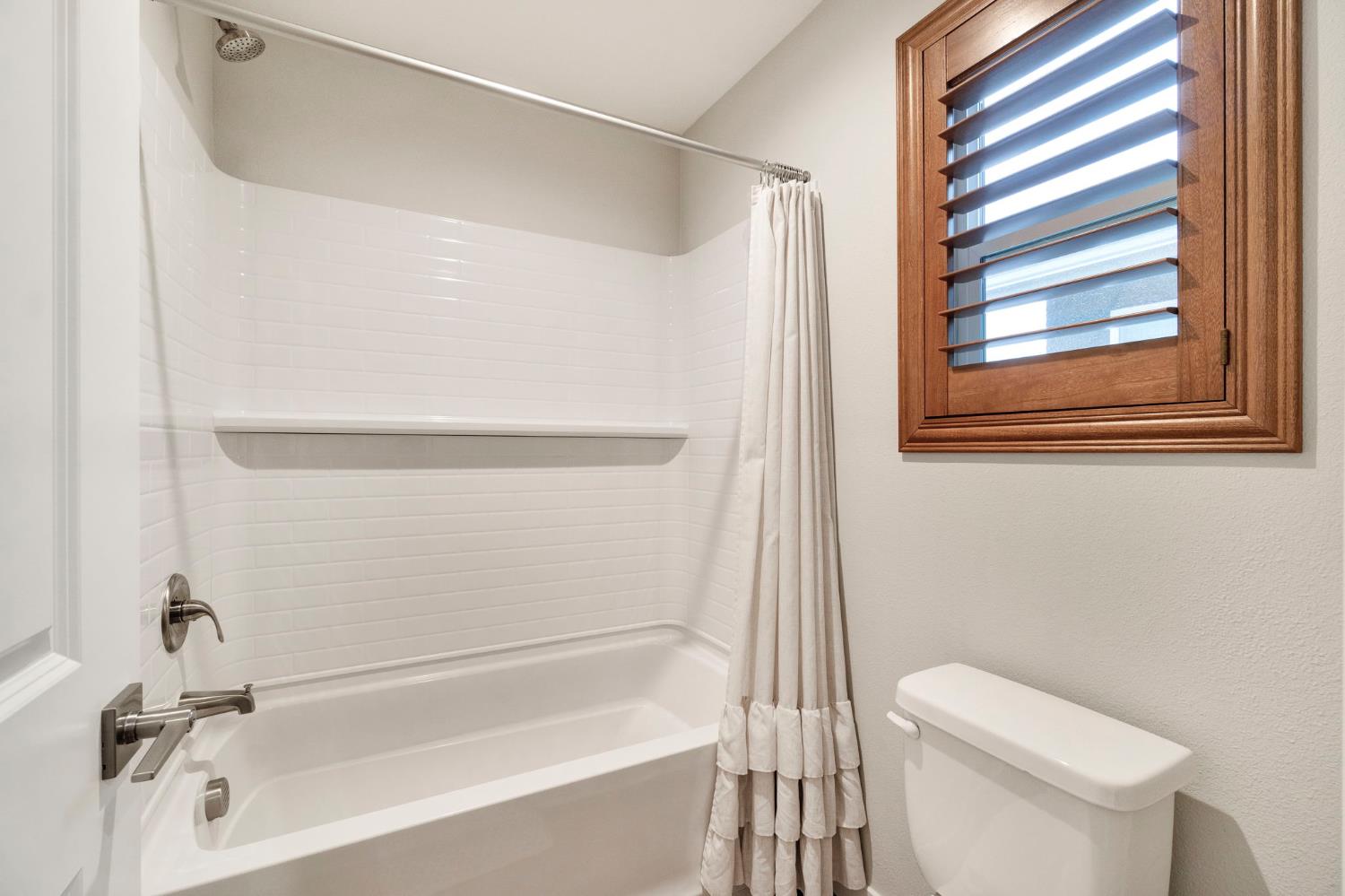 554 Mccaffrey Way Madera, CA 93636 - Photo 21 of 40