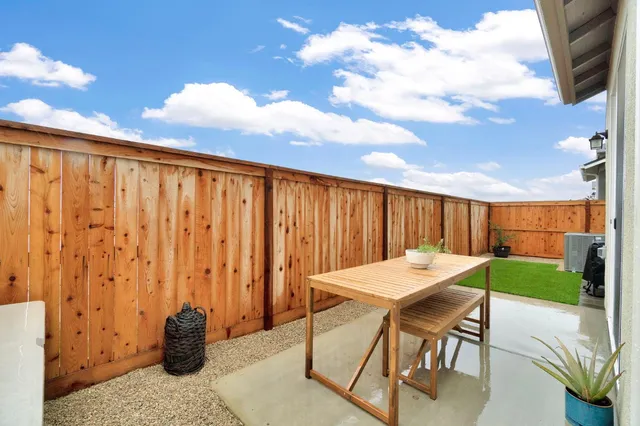 $424,900 | 554 Mccaffrey Way, Madera, CA 93636