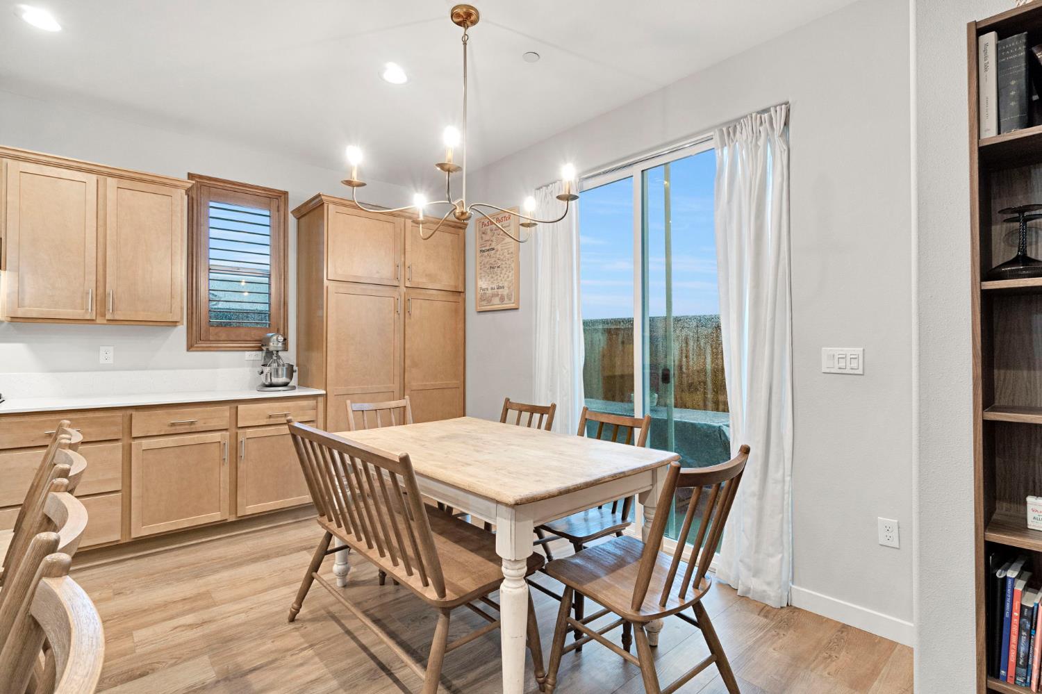 554 Mccaffrey Way Madera, CA 93636 - Photo 10 of 40