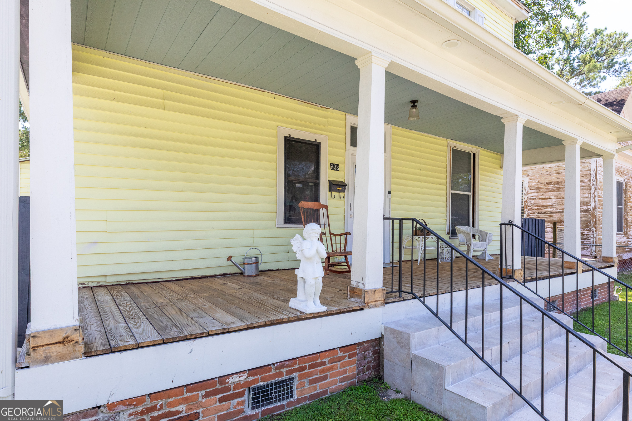 608 Ware Street Waycross, GA 31503 - Photo 5 of 47 Gallery Image 5