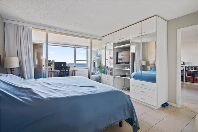 $215,000 | 2621 Cove Cay Drive, Unit 804, Clearwater, FL 33760