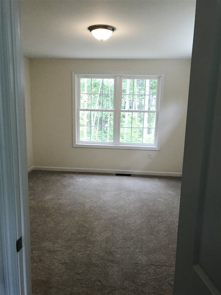 39 Regency Court Rochester, NH 03867 - Photo 14 of 25