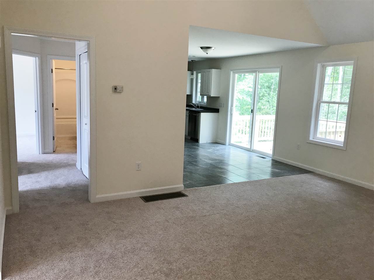 39 Regency Court Rochester, NH 03867 - Photo 6 of 25