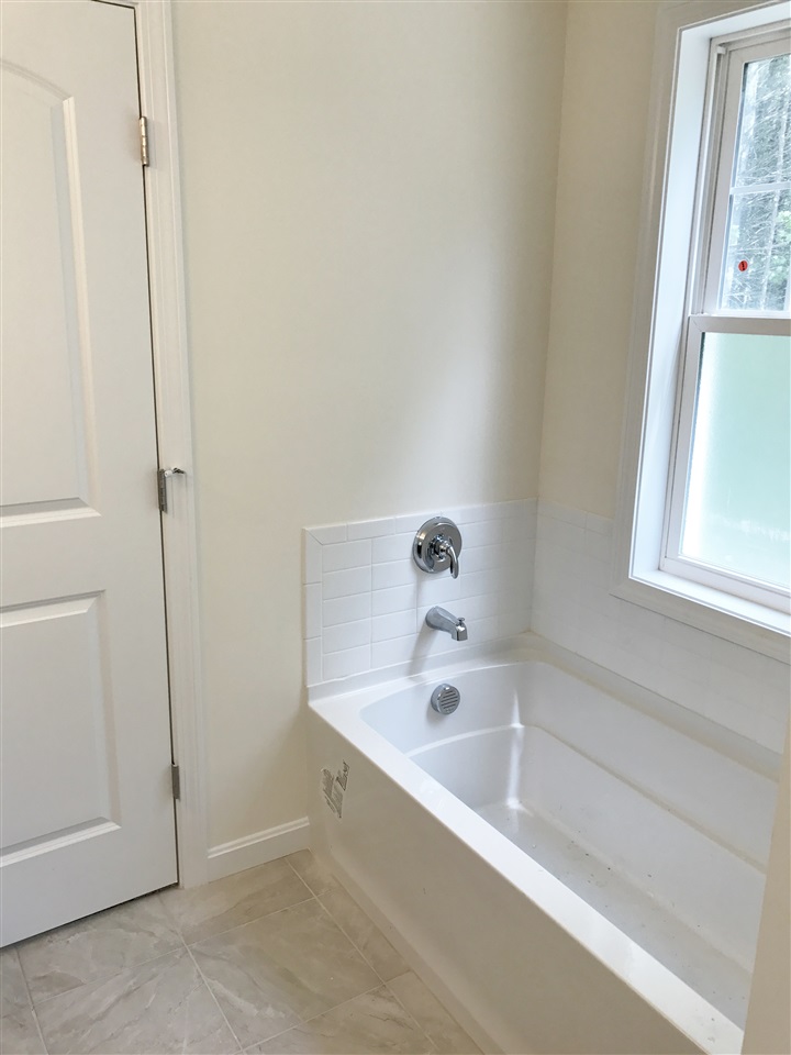 39 Regency Court Rochester, NH 03867 - Photo 8 of 25