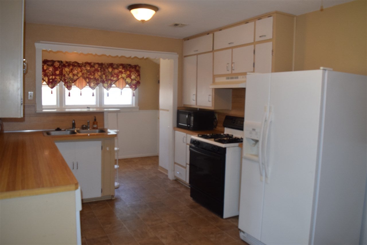 806 Locust Street Perry, OK 73077 - Photo 5 of 20 Gallery Image 5