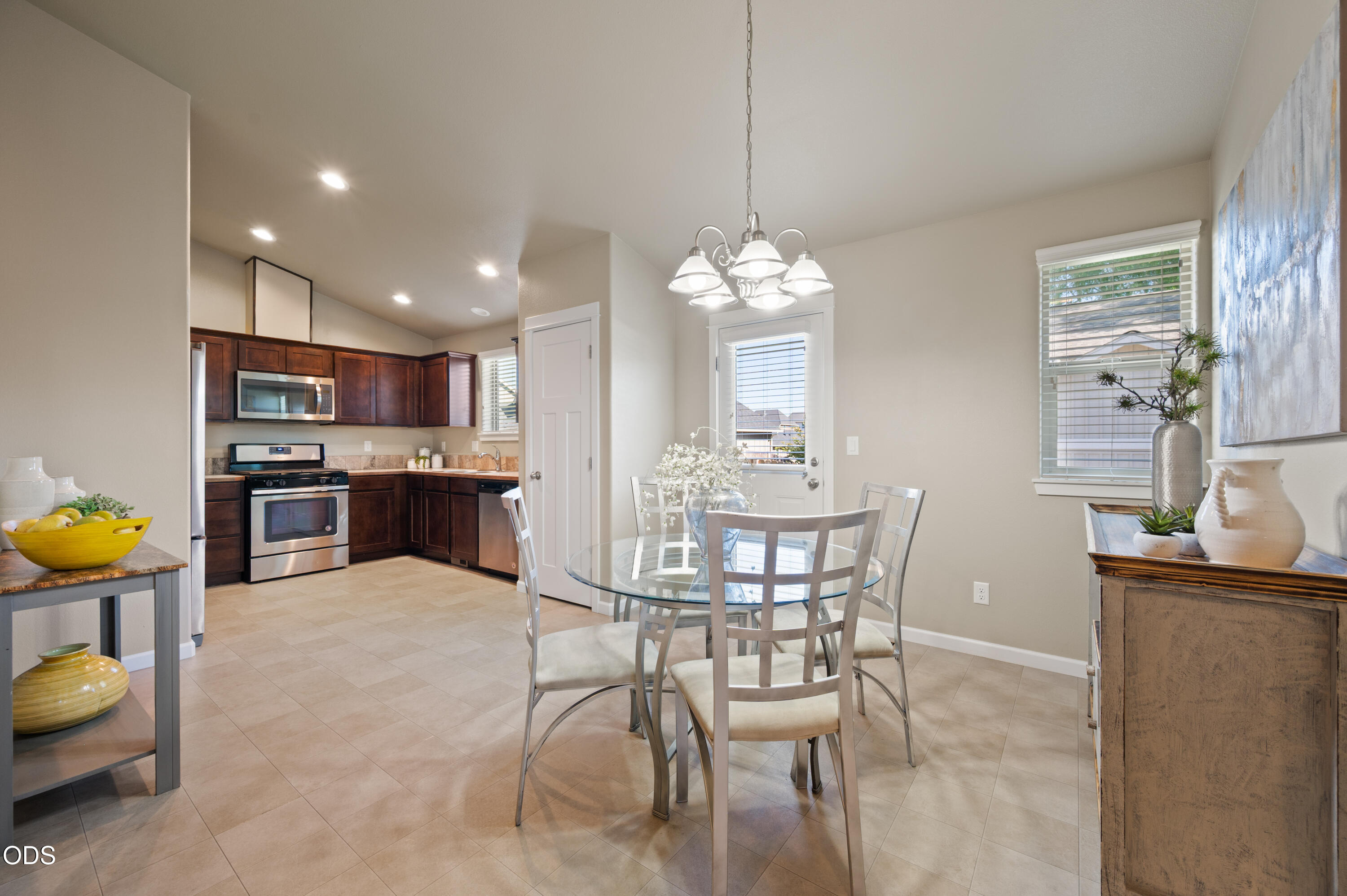 21301 Oconnor Way Bend, OR 97701 - Photo 9 of 36