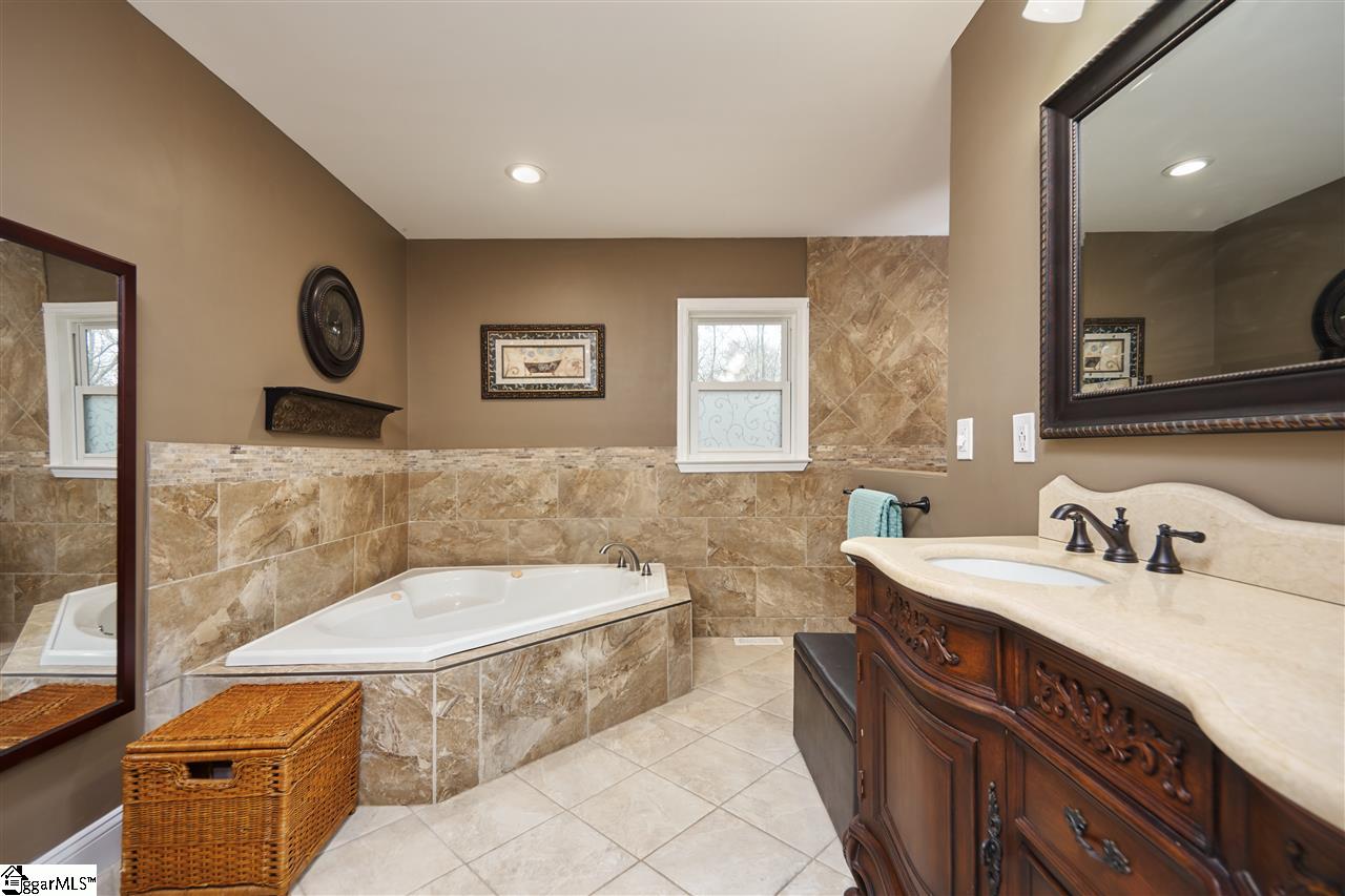559 Tanyard Road Greenville, SC 29609 - Photo 17 of 34 Gallery Image 17
