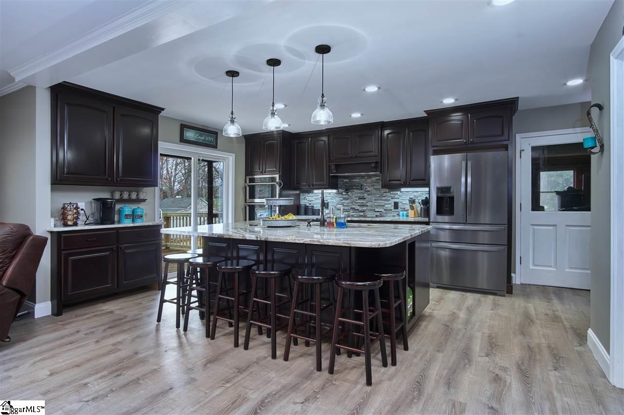 559 Tanyard Road Greenville, SC 29609 - Photo 3 of 34 Gallery Image 3
