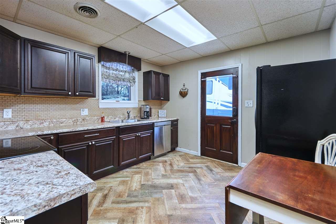 559 Tanyard Road Greenville, SC 29609 - Photo 26 of 34 Gallery Image 26