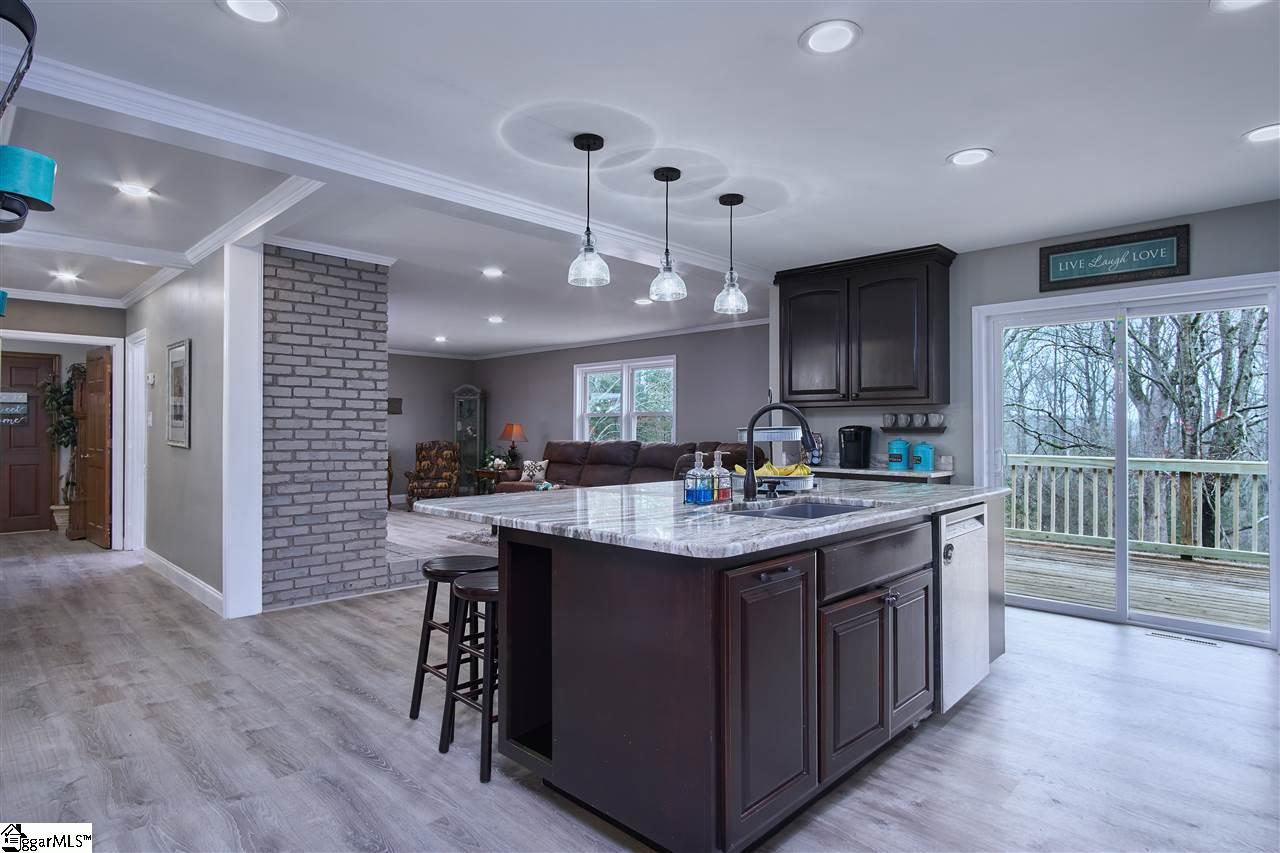 559 Tanyard Road Greenville, SC 29609 - Photo 4 of 34 Gallery Image 4