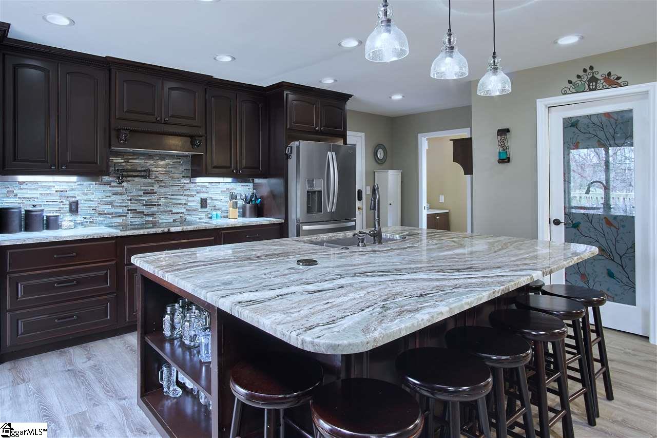 559 Tanyard Road Greenville, SC 29609 - Photo 5 of 34 Gallery Image 5