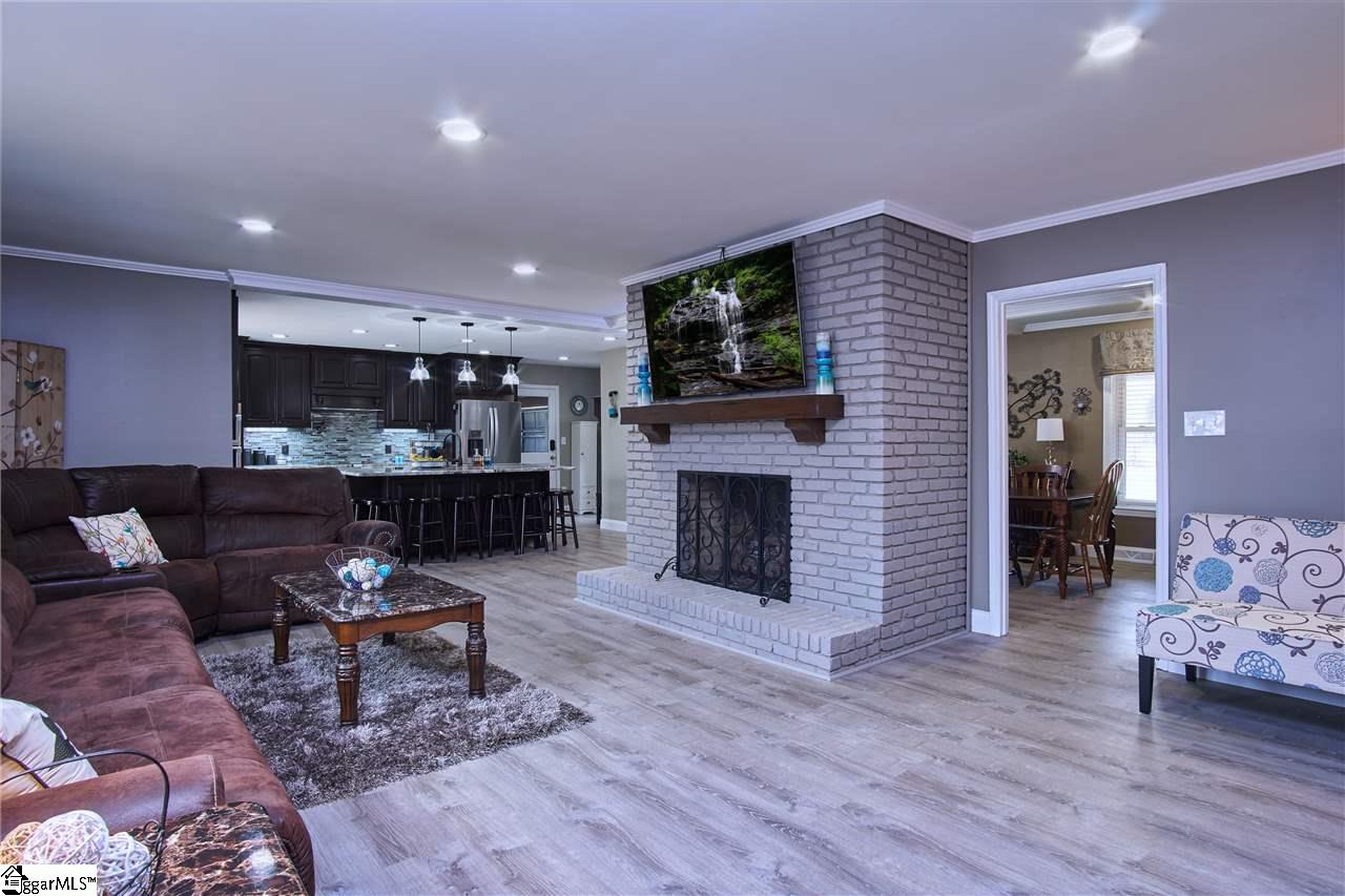 559 Tanyard Road Greenville, SC 29609 - Photo 9 of 34 Gallery Image 9