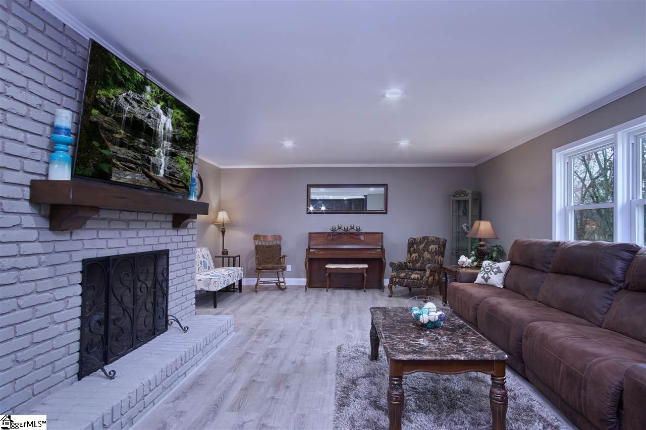 559 Tanyard Road Greenville, SC 29609 - Photo 10 of 34 Gallery Image 10
