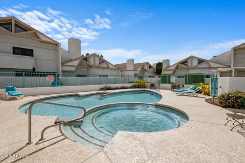 $465,000 | 33 West Missouri Avenue, Unit 10, Phoenix, AZ 85013