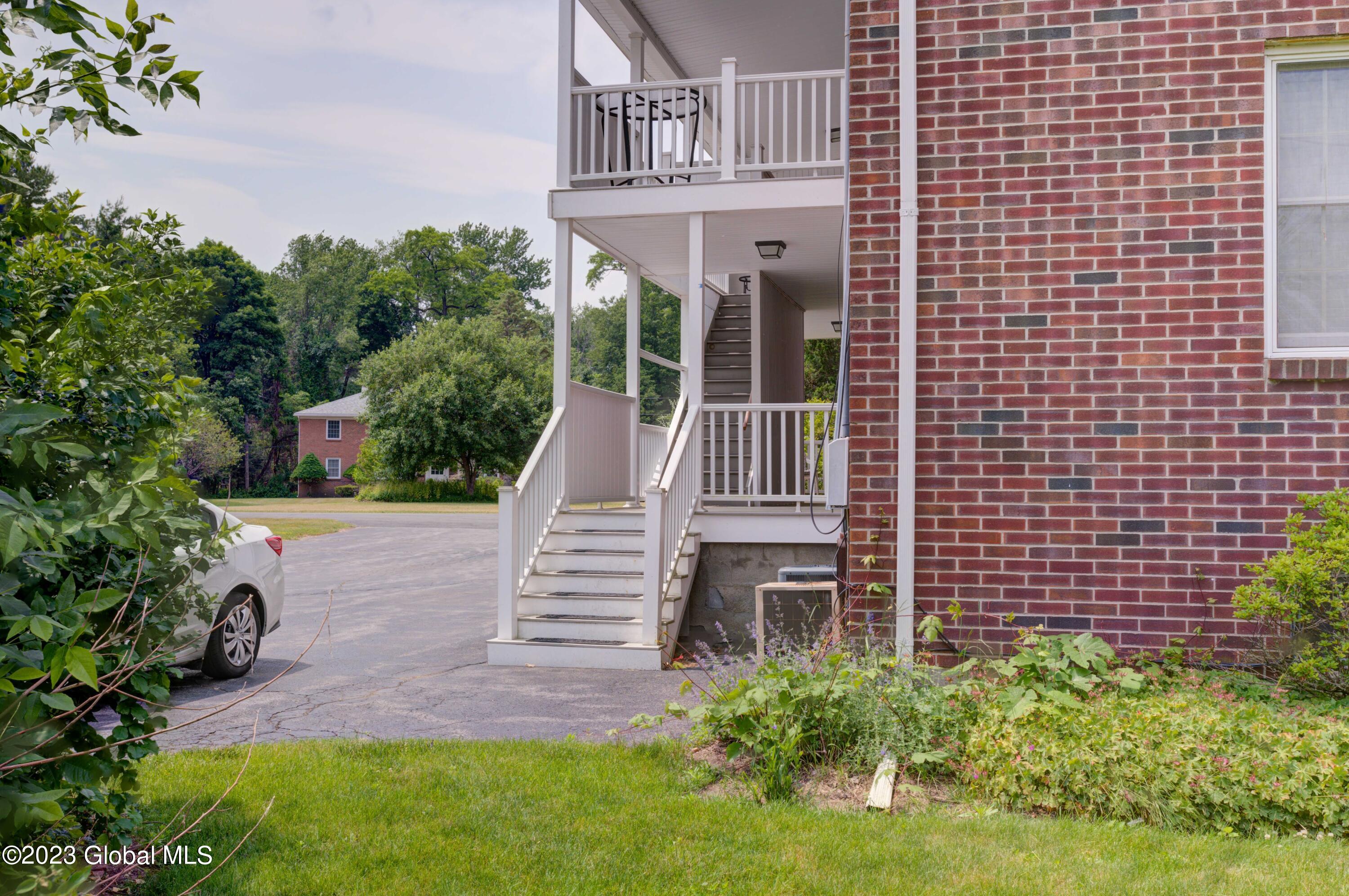 558 Delaware Avenue, Unit 3 Bethlehem, NY 12054 - Photo 5 of 35 10-558 Delaware Ave