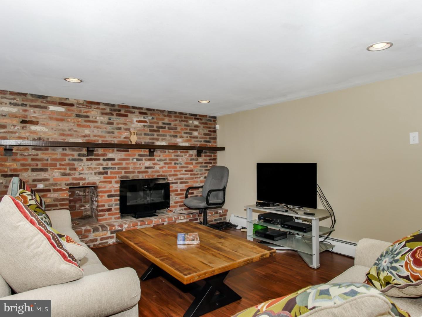 189 Rice Drive Morrisville, PA 19067 - Photo 8 of 25 Gallery Image 8