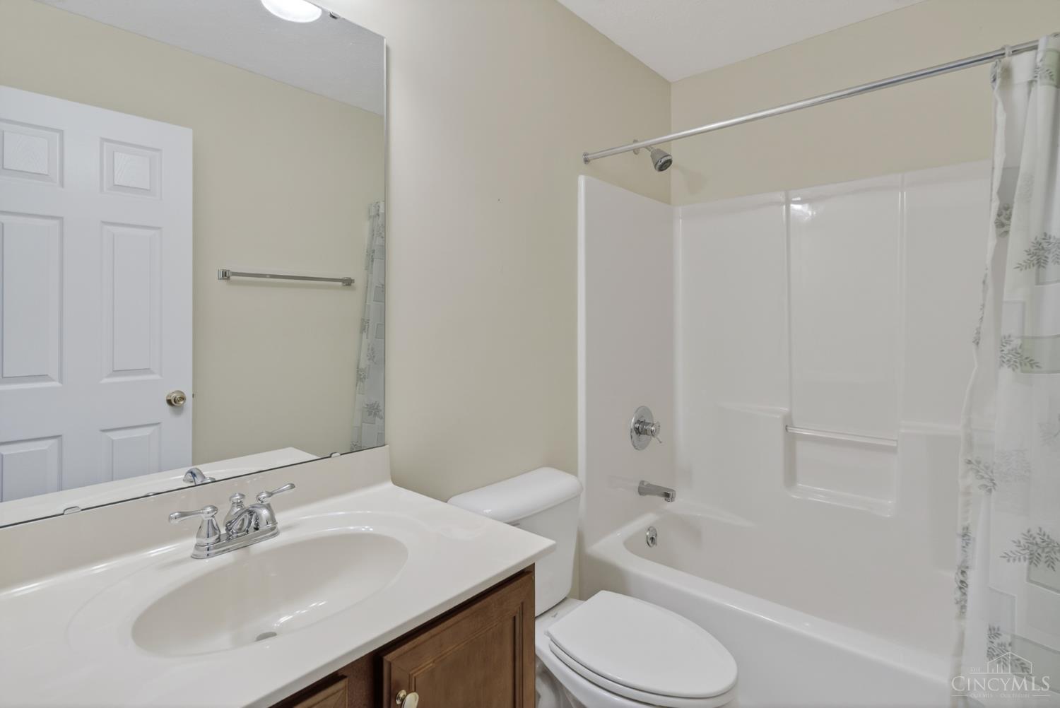 5694 Bridgetown Road, Unit 15 Cincinnati, OH 45248 - Photo 34 of 66 Gallery Image 34