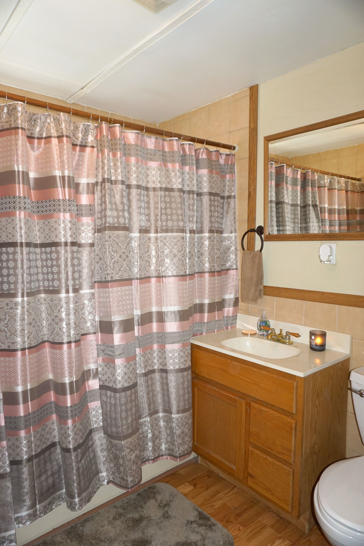 1100 Spring Green Drive Joliet, IL 60433 - Photo 6 of 7