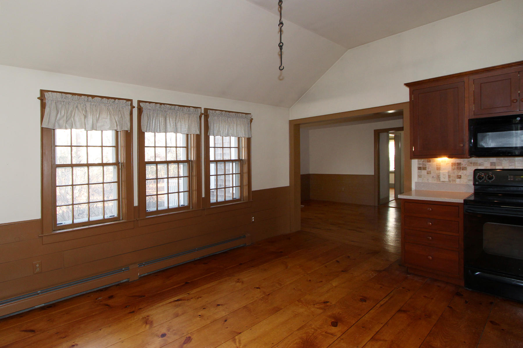 115 Red Maple Road Brewster, MA 02631 - Photo 8 of 34 Eat-In Kitchen