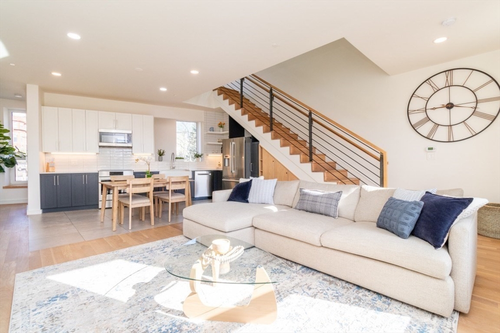 78 Fort Avenue, Unit 78 Boston, MA 02119 - Photo 3 of 26