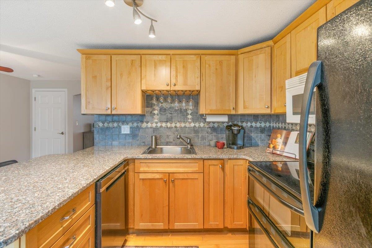 86 Sentry Way Merrimack, NH 03054 - Photo 11 of 38