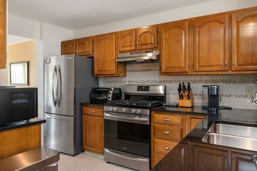 8 Shadow Brook Lane, Unit E Smithfield, RI 02917 - Photo 11 of 31