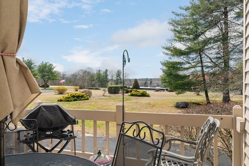 8 Shadow Brook Lane, Unit E Smithfield, RI 02917 - Photo 7 of 31