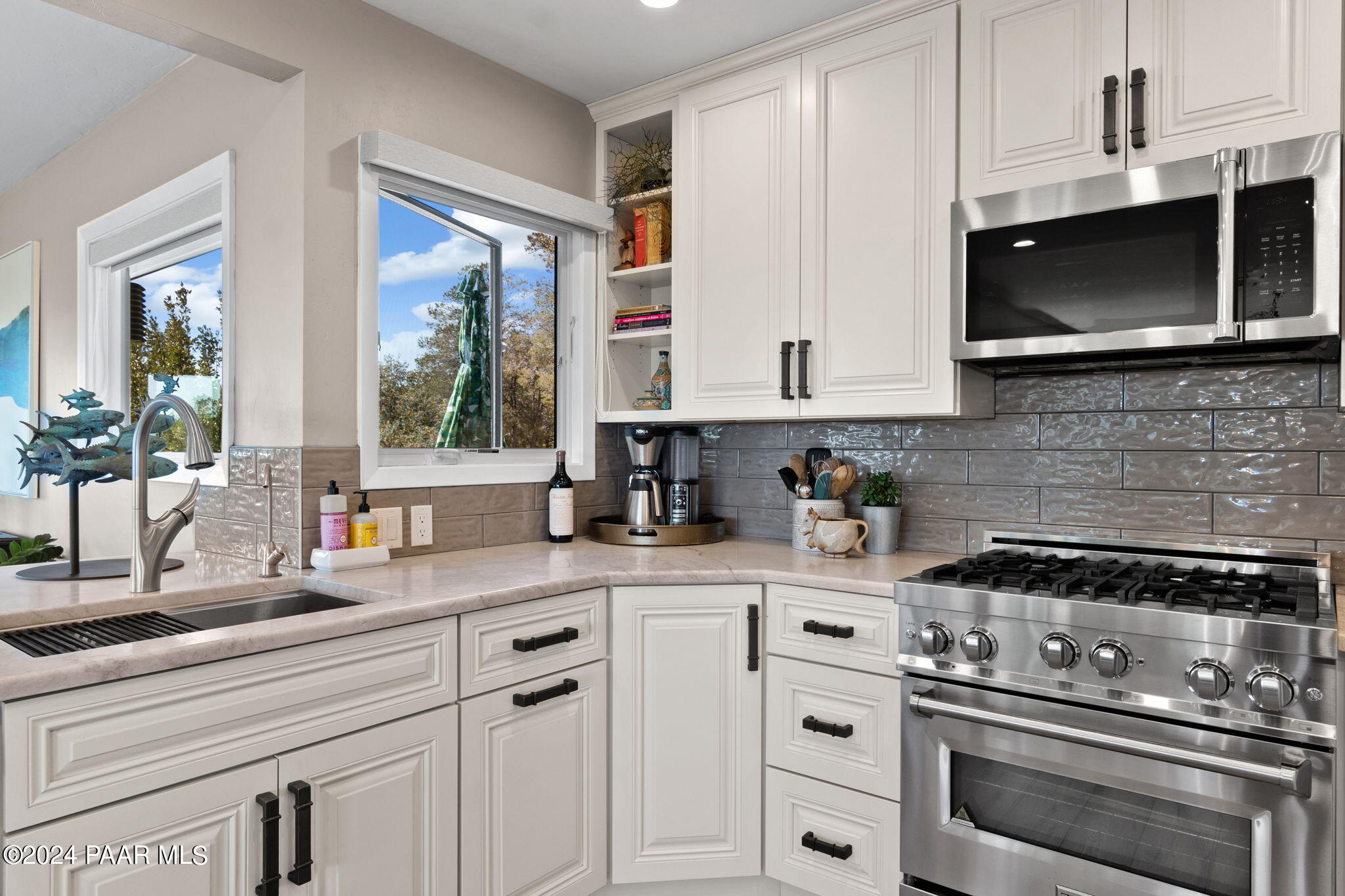 2201 Forest Hills Road Prescott, AZ 86303 - Photo 9 of 47 Kitchen gas oven and stove