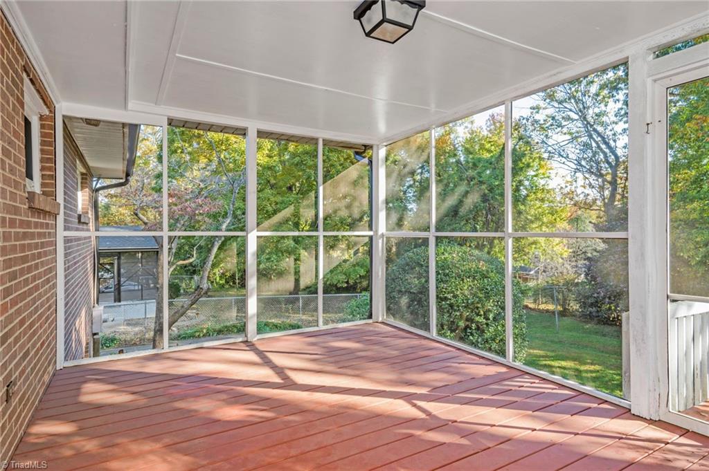 1335 Berwick Road Southwest Winston-Salem, NC 27103 - Photo 12 of 40 Gallery Image 12