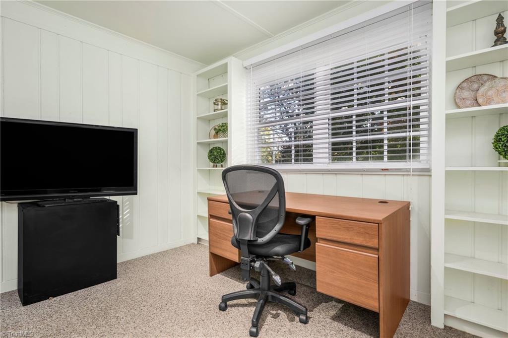 1335 Berwick Road Southwest Winston-Salem, NC 27103 - Photo 16 of 40 Gallery Image 16