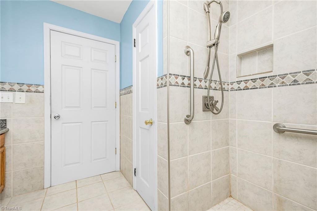 1335 Berwick Road Southwest Winston-Salem, NC 27103 - Photo 25 of 40 Gallery Image 25