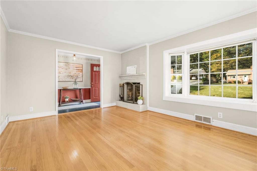 1335 Berwick Road Southwest Winston-Salem, NC 27103 - Photo 5 of 40 Gallery Image 5