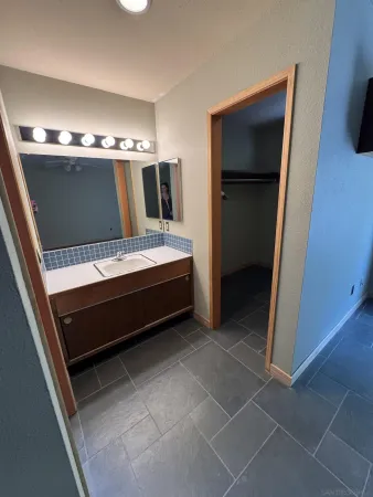 $4,100 | 2208 Spring Oak Way, San Diego, CA 92139