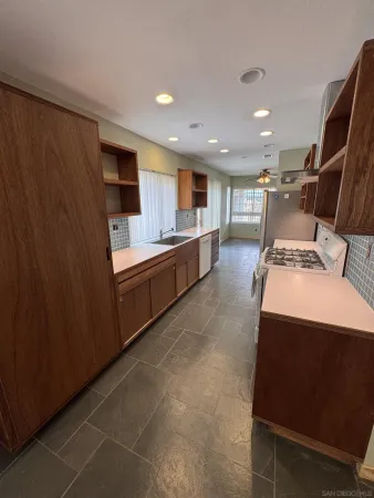 $4,100 | 2208 Spring Oak Way, San Diego, CA 92139