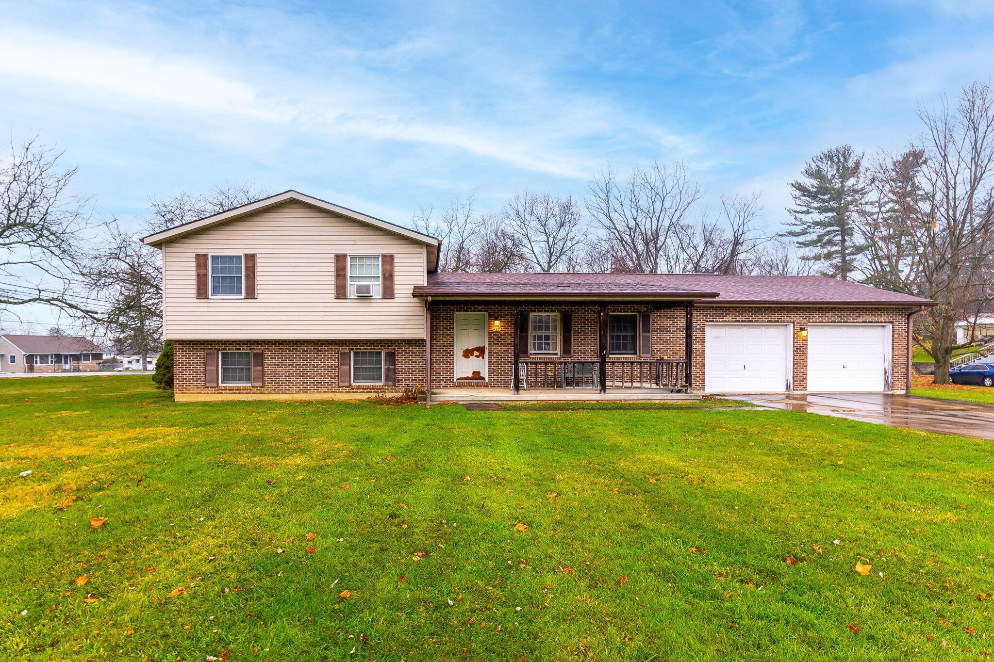 487 Meadow Lane Springfield, OH 45505 - Photo 1 of 58 487 Meadow Ln (Exterior)-3