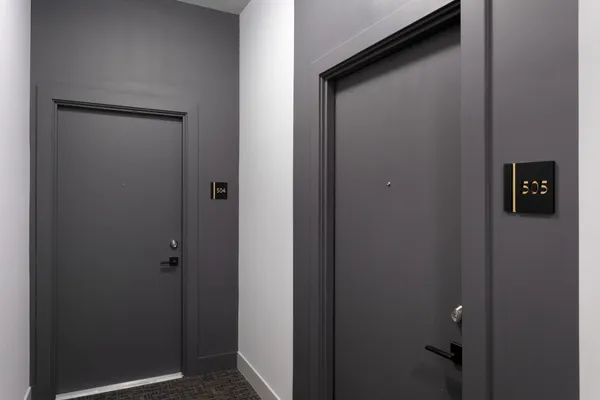 $3,850 | 2505 West Farragut Avenue, Unit 401, Chicago, IL 60625