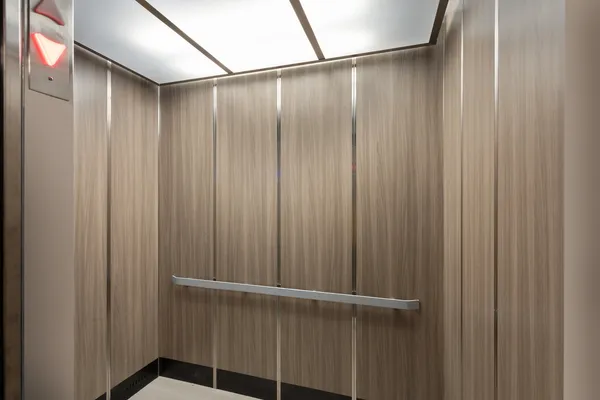 $3,850 | 2505 West Farragut Avenue, Unit 401, Chicago, IL 60625