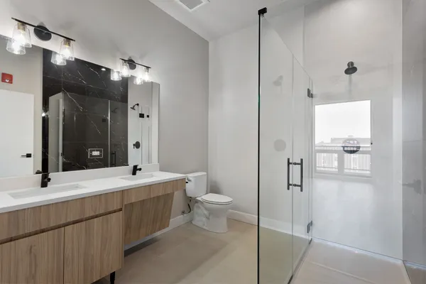 $3,850 | 2505 West Farragut Avenue, Unit 401, Chicago, IL 60625