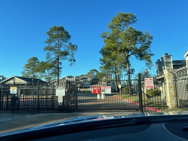 12245 Lemon Ridge Lane, Unit 122 Houston, TX 77035 - Photo 7 of 26