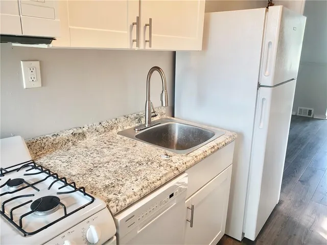 a close view of sink and tap