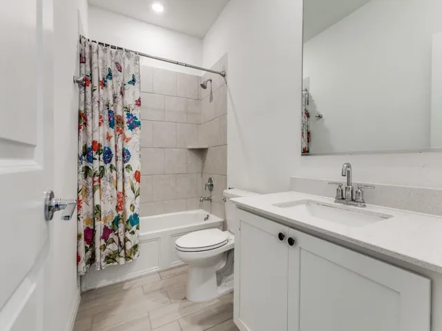 $3,500 | 2122 Creekbluff Court, Lewisville, TX 75010