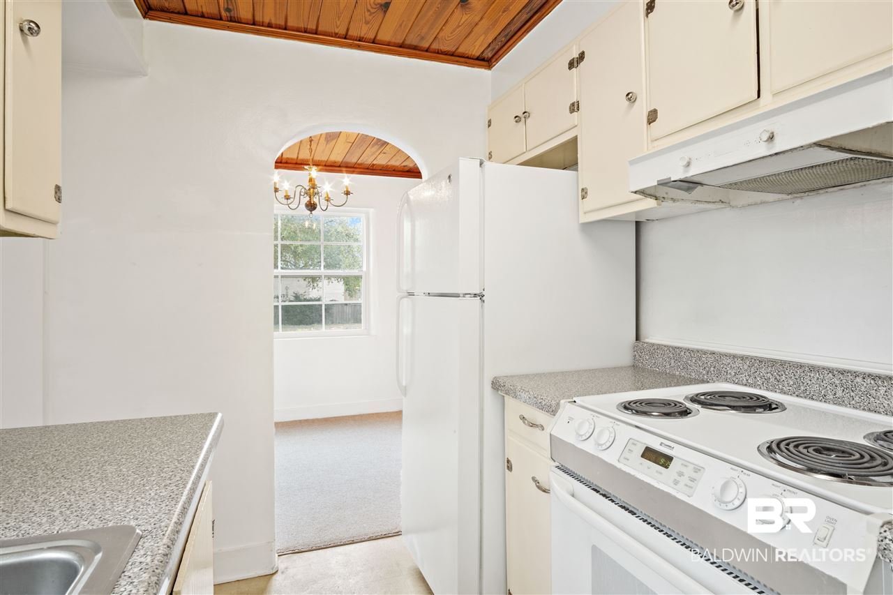813 Prospect Avenue Fairhope, AL 36532 - Photo 7 of 25
