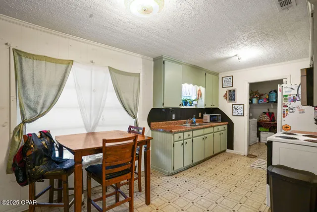 $119,900 | 1222 East Campbellton Avenue, Chipley, FL 32428