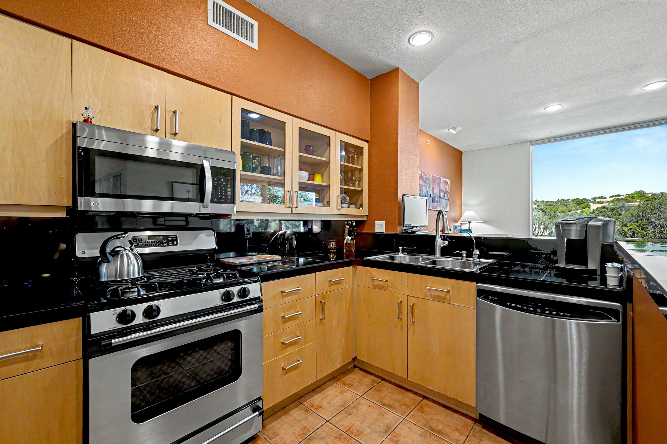 1400 Avenida Rincon, Unit 106 Santa Fe, NM 87506 - Photo 4 of 26