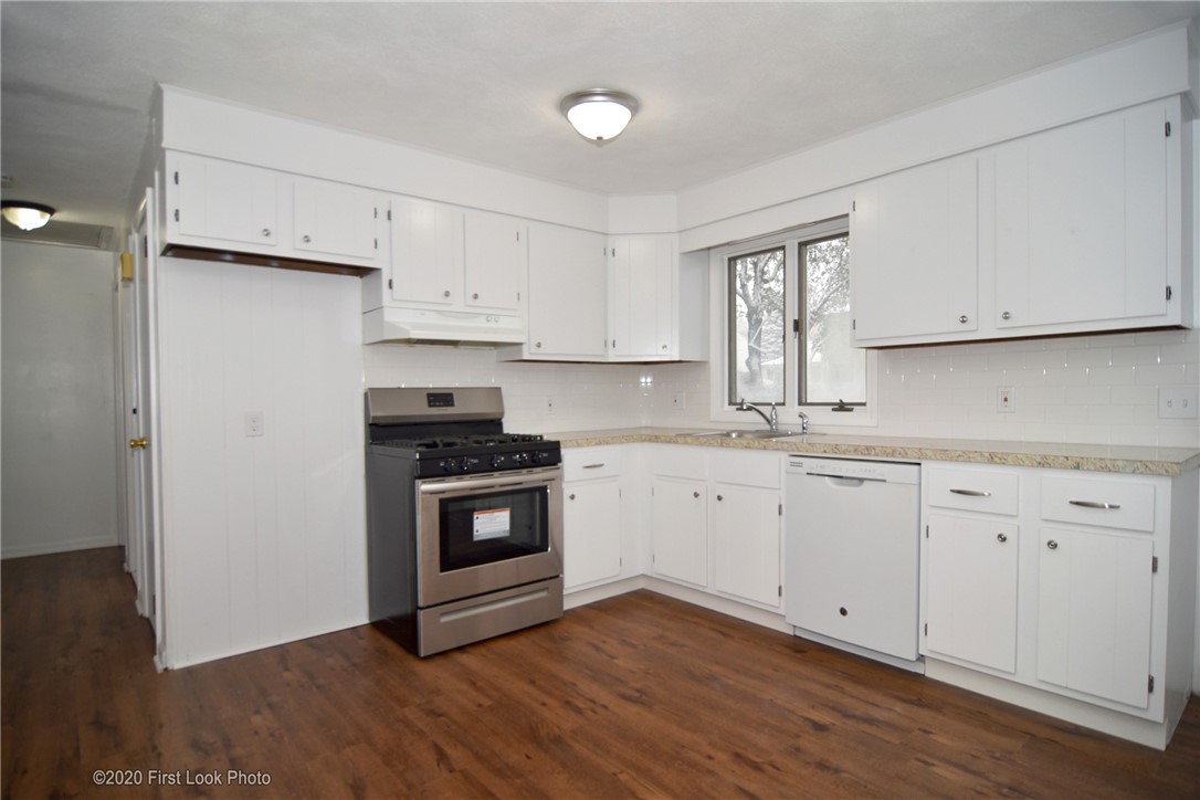 140 Lawrence Street Cranston, RI 02920 - Photo 6 of 21