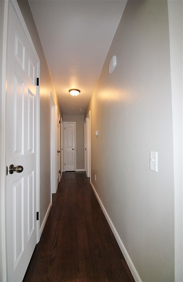 2893 Edna Road Rockford, IL 61102 - Photo 8 of 18 Gallery Image 8
