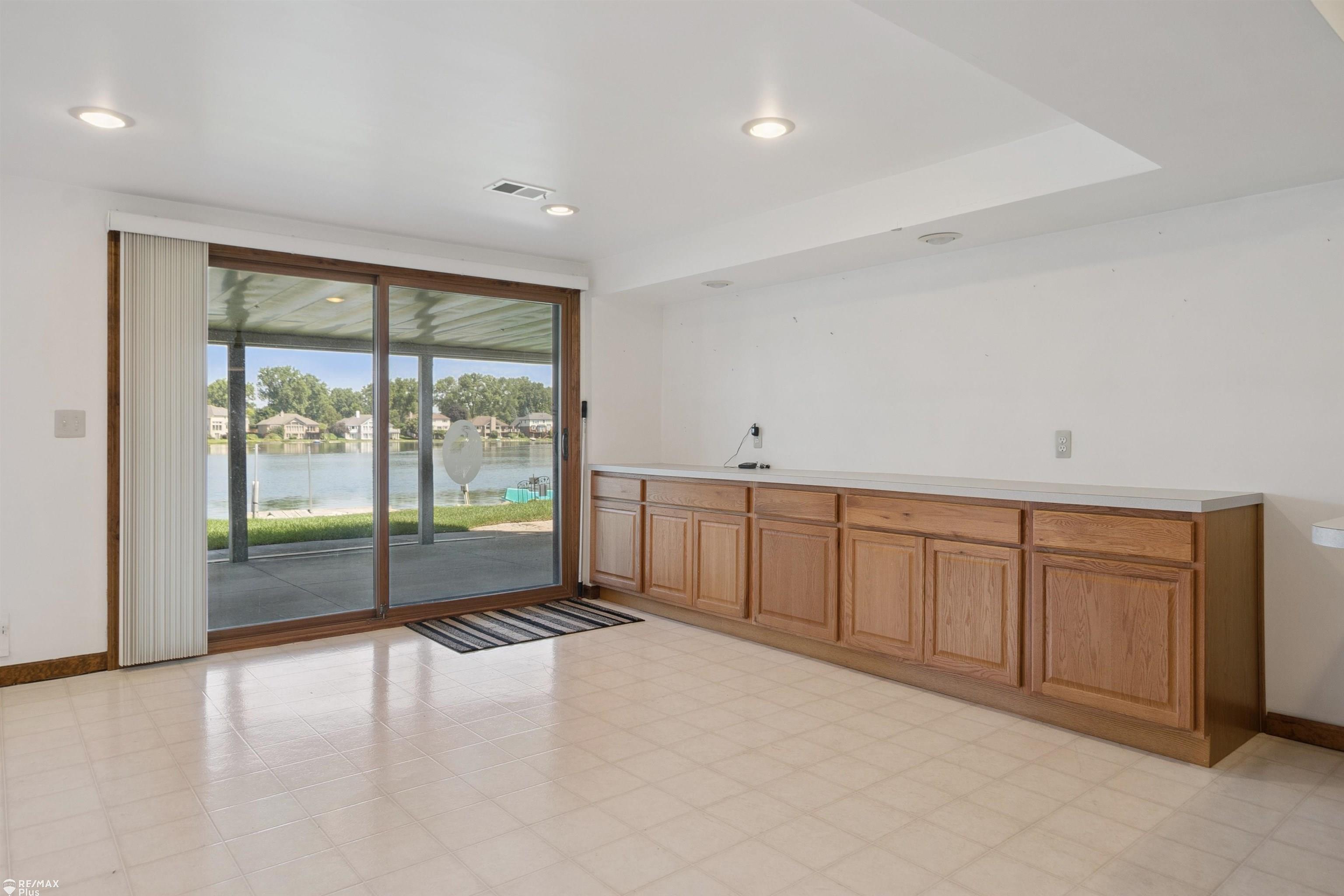 1671 South Shore Drive Rochester Hills, MI 48307 - Photo 43 of 77