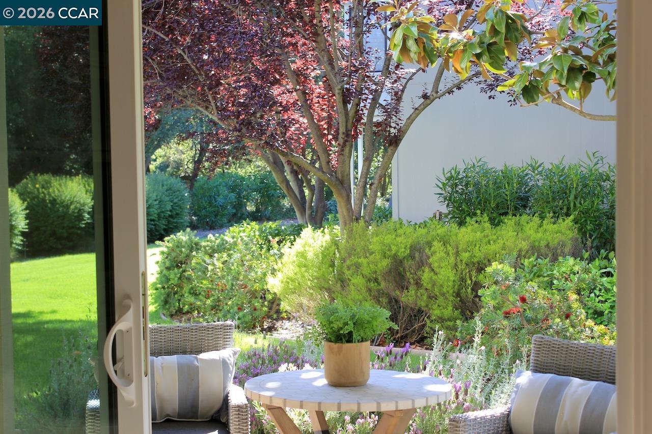 2057 Golden Rain Road, Unit 8 Walnut Creek, CA 94595 - Photo 17 of 78